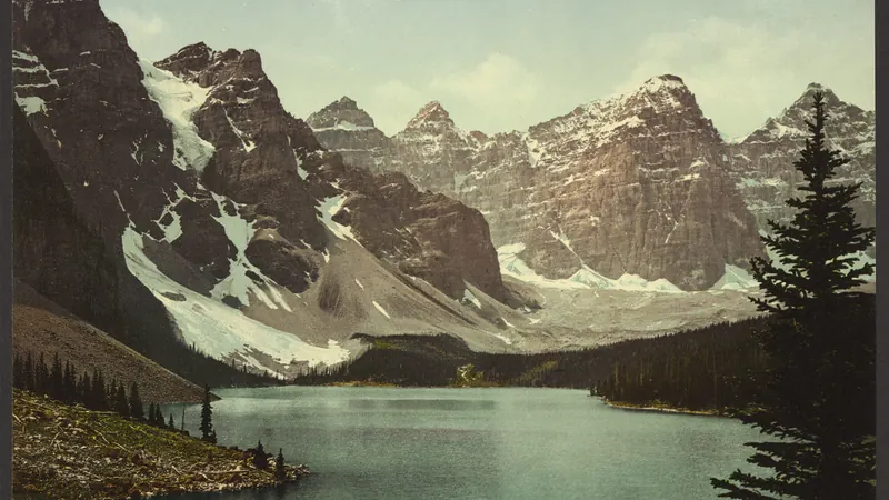 Moraine Lake, Alberta